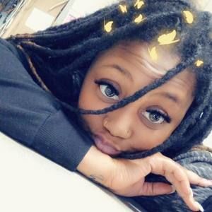 Meet your Posher, Desiree